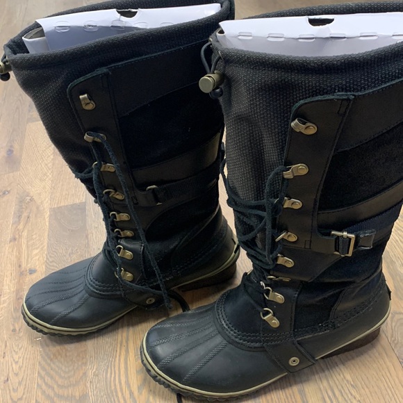 Sorel Winter Boots - Picture 1 of 4